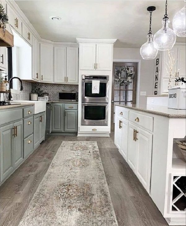 Farmhouse Two Tone Kitchen Cabinets - Best two-tone kitchen cabinet color