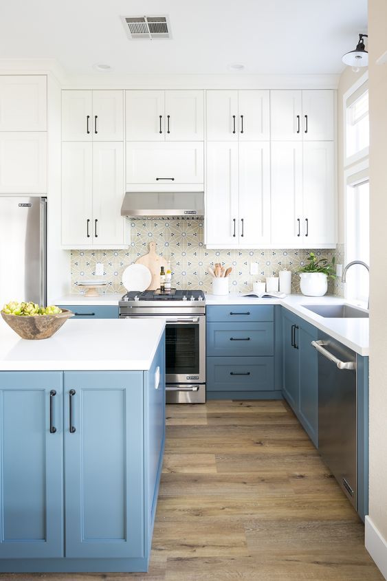 Two Tone Blue and White Kitchen Cabinets - Stylish Ideas for Two Tone Blue And White Kitchen Cabinets